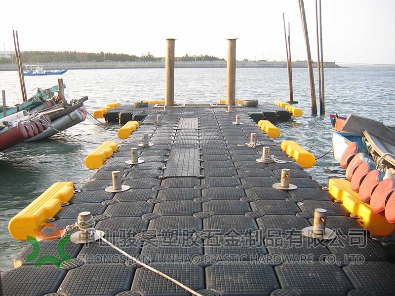 仑尾湾渔港 浮动码头